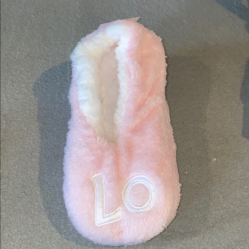 🌊 Pink Love Malibu Luxxe slippers. NWT